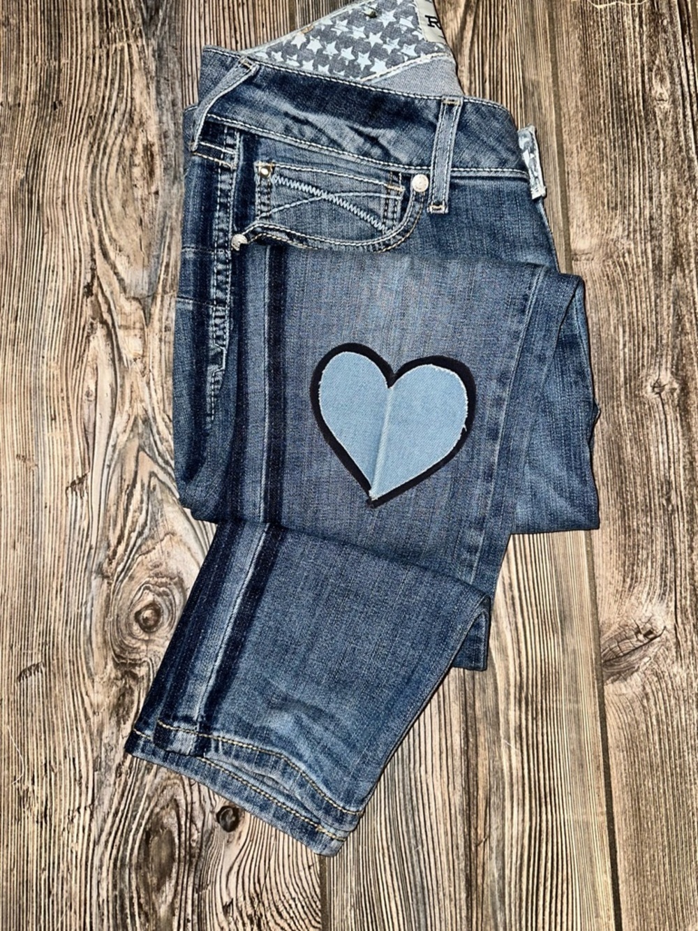 Ariat Real Women’s Dark Blue Heart Patch Jeans Distressed Seams Unique Western